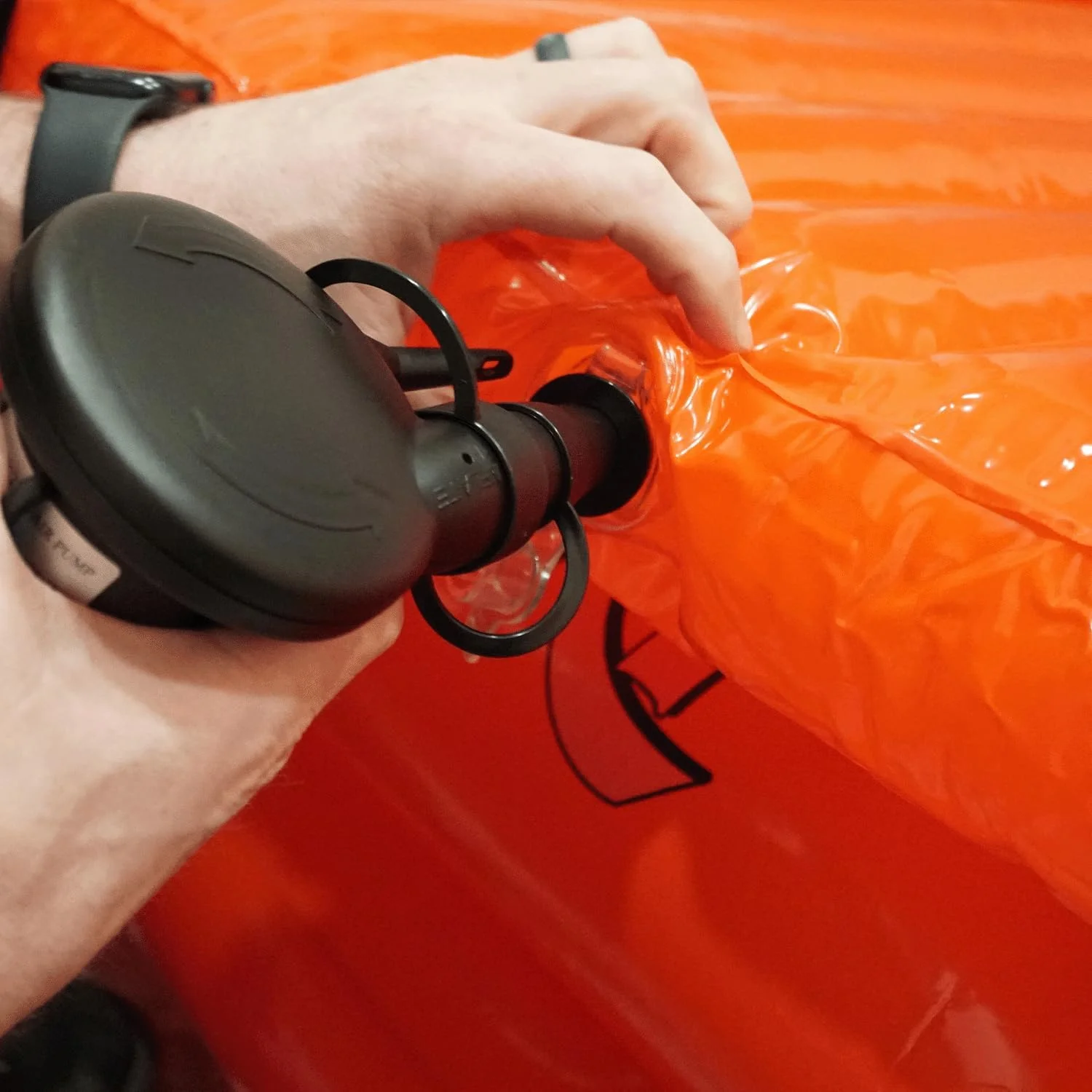 Flying Solo Car Airbed: Comfort for Road Trips